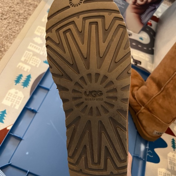 Practically brand new ugg boots - Picture 3 of 3